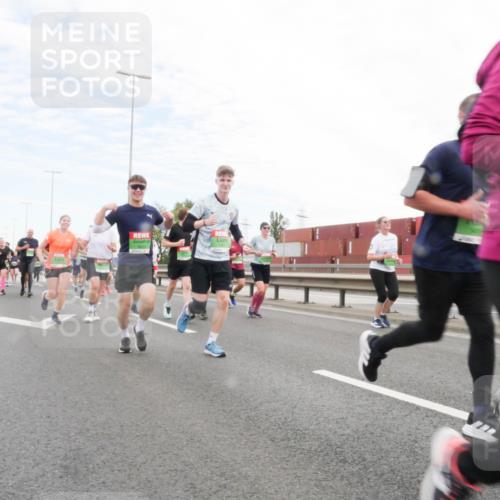 03.10.2025 - Köhlbrandbrückenlauf Matties Gatica Varas http://msf.ph/oto/9172866 03.10.2025 15:22:40 Position 3  meine-sportfotos.de