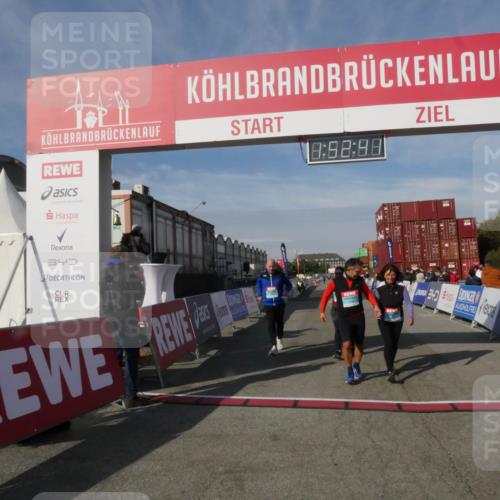 03.10.2025 - Köhlbrandbrückenlauf Matties Gatica Varas http://msf.ph/oto/9172873 03.10.2025 10:52:43 Ziel 2132, 2357, 2490, 2623 meine-sportfotos.de