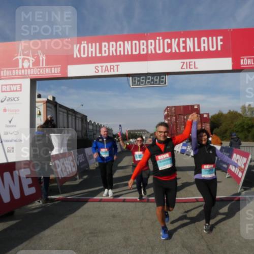 03.10.2025 - Köhlbrandbrückenlauf Matties Gatica Varas http://msf.ph/oto/9172880 03.10.2025 10:52:45 Ziel 2357, 2623 meine-sportfotos.de