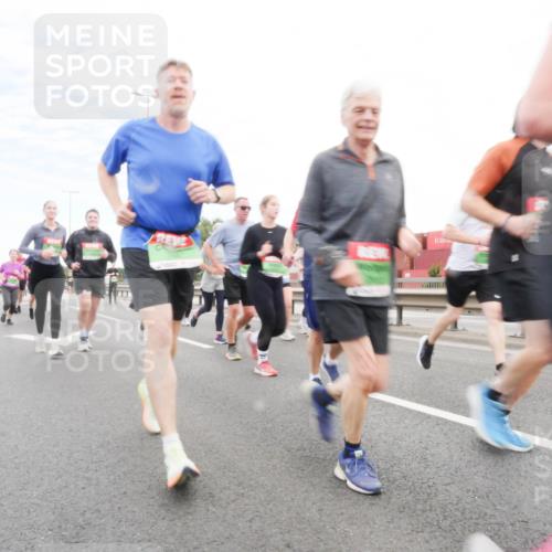 03.10.2025 - Köhlbrandbrückenlauf Matties Gatica Varas http://msf.ph/oto/9172894 03.10.2025 15:22:46 Position 3  meine-sportfotos.de