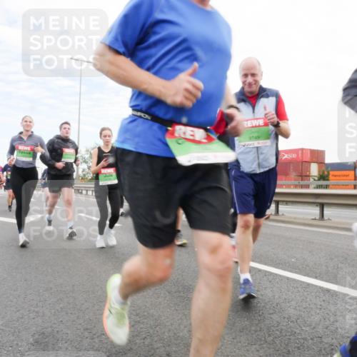 03.10.2025 - Köhlbrandbrückenlauf Matties Gatica Varas http://msf.ph/oto/9172896 03.10.2025 15:22:46 Position 3 9749 meine-sportfotos.de
