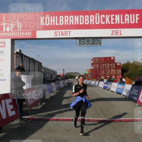 03.10.2025 - Köhlbrandbrückenlauf Matties Gatica Varas http://msf.ph/oto/9172897 03.10.2025 10:53:14 Ziel  meine-sportfotos.de