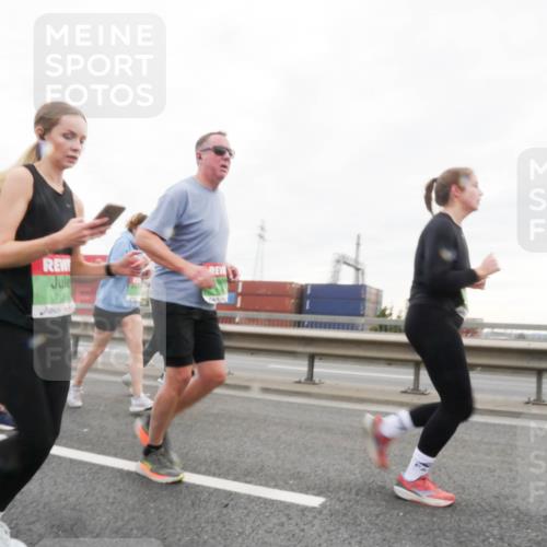 03.10.2025 - Köhlbrandbrückenlauf Matties Gatica Varas http://msf.ph/oto/9172901 03.10.2025 15:22:47 Position 3 9138 meine-sportfotos.de