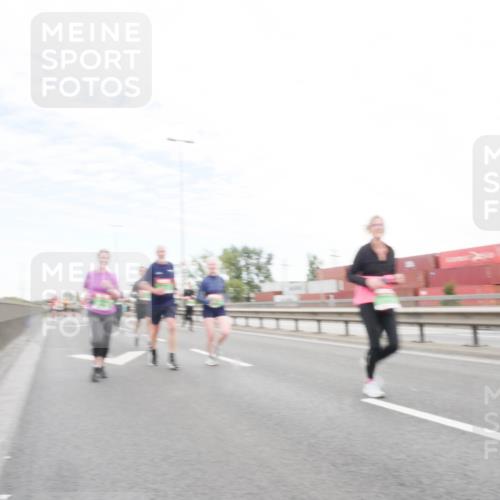 03.10.2025 - Köhlbrandbrückenlauf Matties Gatica Varas http://msf.ph/oto/9172902 03.10.2025 15:22:48 Position 3  meine-sportfotos.de