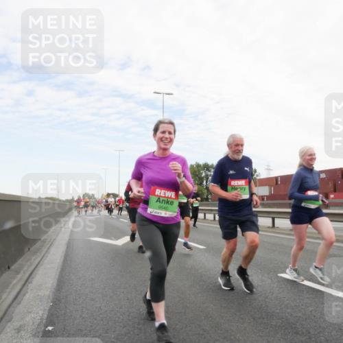 03.10.2025 - Köhlbrandbrückenlauf Matties Gatica Varas http://msf.ph/oto/9172907 03.10.2025 15:22:50 Position 3 9540 meine-sportfotos.de