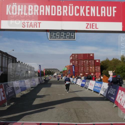03.10.2025 - Köhlbrandbrückenlauf Matties Gatica Varas http://msf.ph/oto/9172910 03.10.2025 10:53:26 Ziel 2546 meine-sportfotos.de