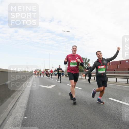 03.10.2025 - Köhlbrandbrückenlauf Matties Gatica Varas http://msf.ph/oto/9172911 03.10.2025 15:22:51 Position 3  meine-sportfotos.de
