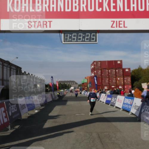 03.10.2025 - Köhlbrandbrückenlauf Matties Gatica Varas http://msf.ph/oto/9172914 03.10.2025 10:53:27 Ziel 2546 meine-sportfotos.de