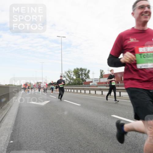 03.10.2025 - Köhlbrandbrückenlauf Matties Gatica Varas http://msf.ph/oto/9172915 03.10.2025 15:22:52 Position 3  meine-sportfotos.de