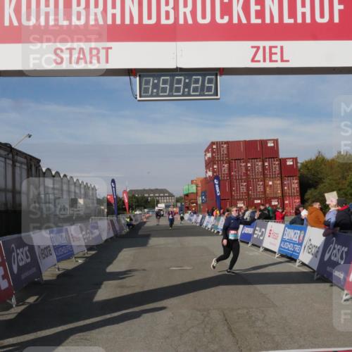 03.10.2025 - Köhlbrandbrückenlauf Matties Gatica Varas http://msf.ph/oto/9172916 03.10.2025 10:53:27 Ziel 2546 meine-sportfotos.de