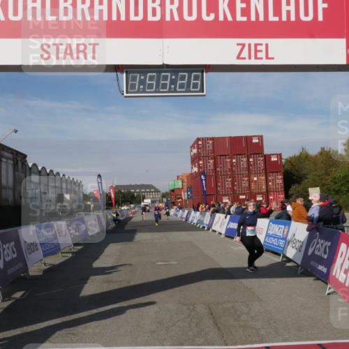 03.10.2025 - Köhlbrandbrückenlauf Matties Gatica Varas http://msf.ph/oto/9172918 03.10.2025 10:53:28 Ziel 2546 meine-sportfotos.de