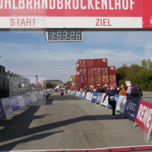 03.10.2025 - Köhlbrandbrückenlauf Matties Gatica Varas http://msf.ph/oto/9172920 03.10.2025 10:53:28 Ziel 2546 meine-sportfotos.de