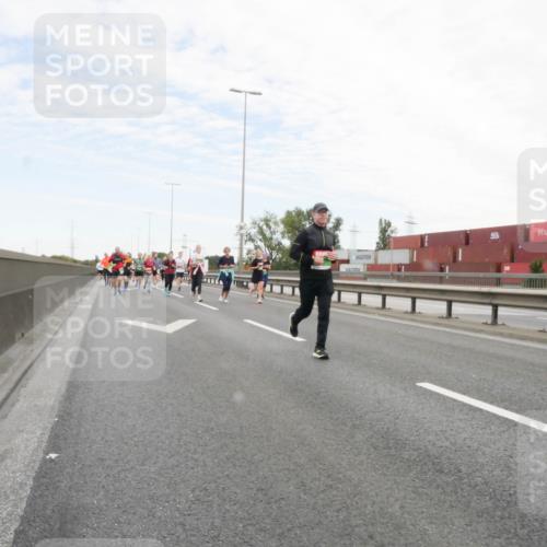03.10.2025 - Köhlbrandbrückenlauf Matties Gatica Varas http://msf.ph/oto/9172921 03.10.2025 15:22:53 Position 3  meine-sportfotos.de