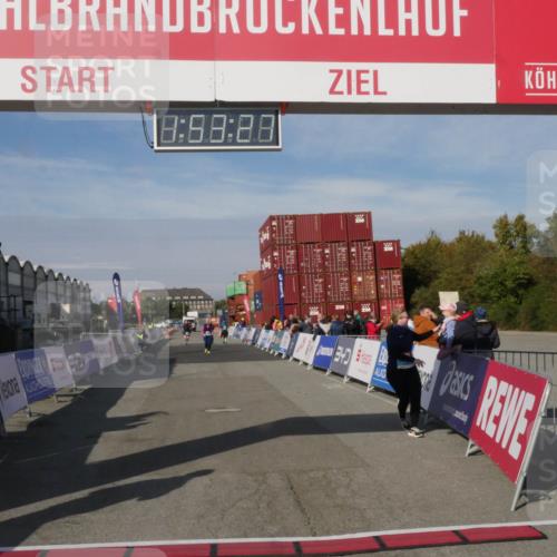 03.10.2025 - Köhlbrandbrückenlauf Matties Gatica Varas http://msf.ph/oto/9172922 03.10.2025 10:53:29 Ziel 2546 meine-sportfotos.de