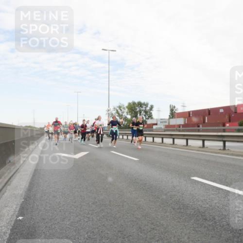 03.10.2025 - Köhlbrandbrückenlauf Matties Gatica Varas http://msf.ph/oto/9172927 03.10.2025 15:22:54 Position 3  meine-sportfotos.de