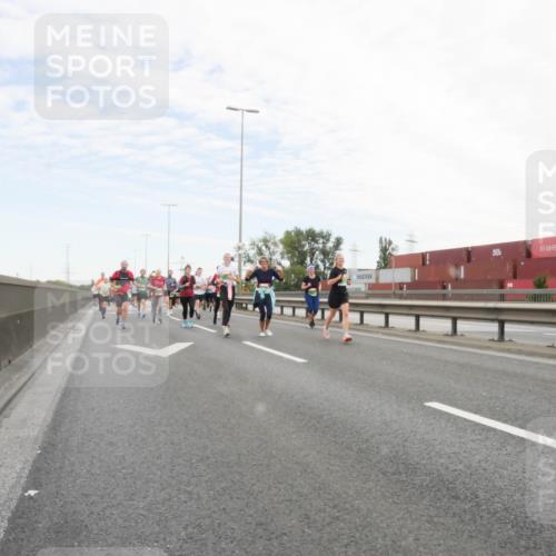 03.10.2025 - Köhlbrandbrückenlauf Matties Gatica Varas http://msf.ph/oto/9172929 03.10.2025 15:22:55 Position 3  meine-sportfotos.de