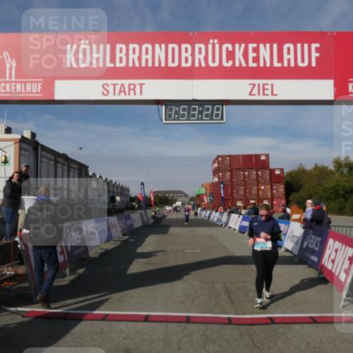03.10.2025 - Köhlbrandbrückenlauf Matties Gatica Varas http://msf.ph/oto/9172930 03.10.2025 10:53:30 Ziel 2546 meine-sportfotos.de
