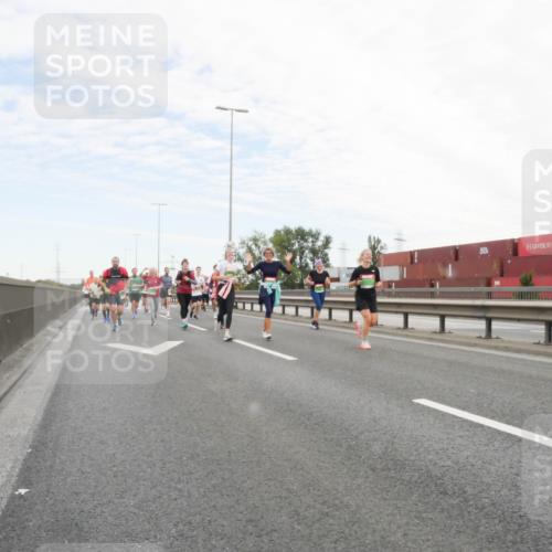 03.10.2025 - Köhlbrandbrückenlauf Matties Gatica Varas http://msf.ph/oto/9172932 03.10.2025 15:22:55 Position 3  meine-sportfotos.de