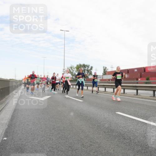 03.10.2025 - Köhlbrandbrückenlauf Matties Gatica Varas http://msf.ph/oto/9172934 03.10.2025 15:22:56 Position 3  meine-sportfotos.de