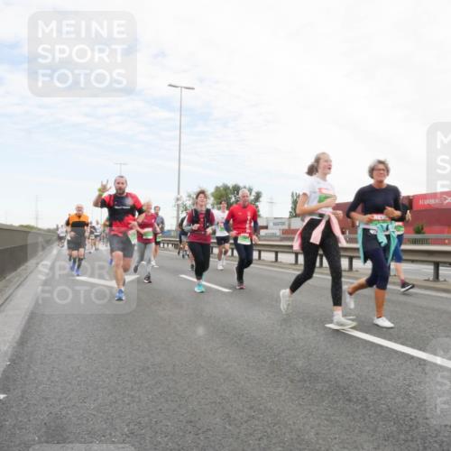 03.10.2025 - Köhlbrandbrückenlauf Matties Gatica Varas http://msf.ph/oto/9172941 03.10.2025 15:22:58 Position 3  meine-sportfotos.de