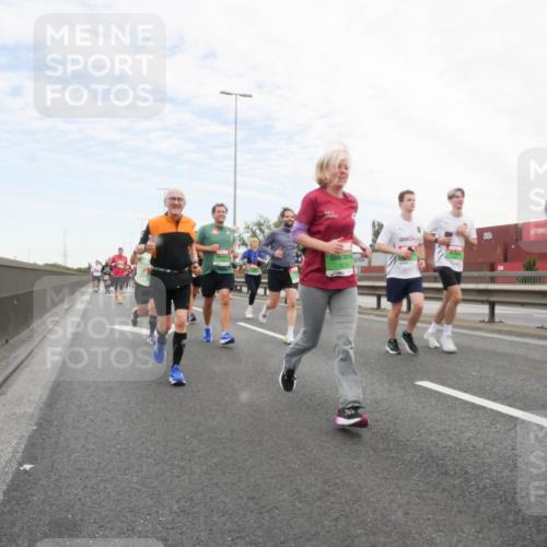 03.10.2025 - Köhlbrandbrückenlauf Matties Gatica Varas http://msf.ph/oto/9172948 03.10.2025 15:23:00 Position 3  meine-sportfotos.de