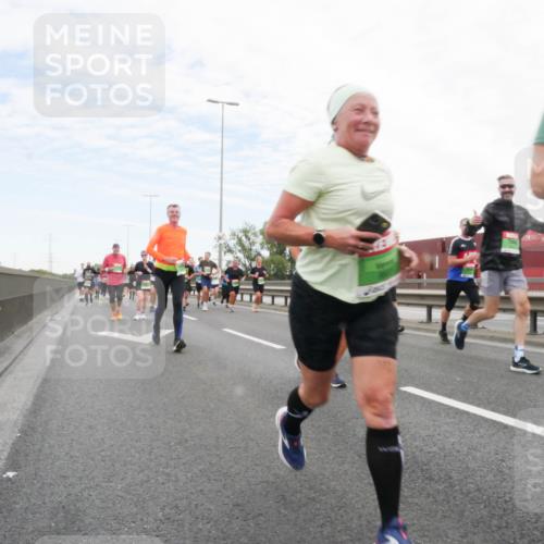 03.10.2025 - Köhlbrandbrückenlauf Matties Gatica Varas http://msf.ph/oto/9172956 03.10.2025 15:23:02 Position 3  meine-sportfotos.de