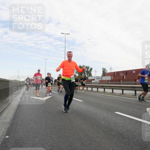 03.10.2025 - Köhlbrandbrückenlauf Matties Gatica Varas http://msf.ph/oto/9172960 03.10.2025 15:23:03 Position 3  meine-sportfotos.de