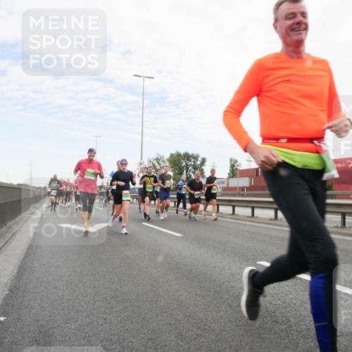 03.10.2025 - Köhlbrandbrückenlauf Matties Gatica Varas http://msf.ph/oto/9172962 03.10.2025 15:23:04 Position 3  meine-sportfotos.de