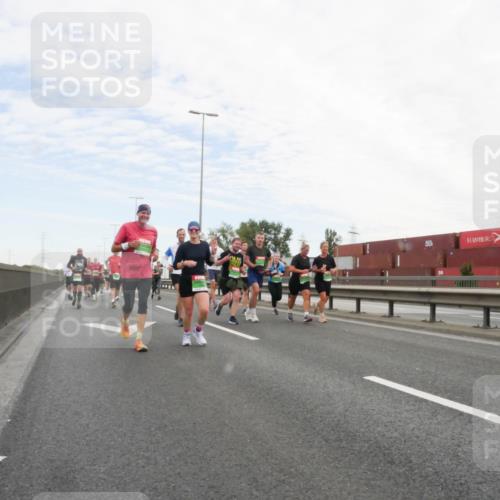 03.10.2025 - Köhlbrandbrückenlauf Matties Gatica Varas http://msf.ph/oto/9172965 03.10.2025 15:23:04 Position 3  meine-sportfotos.de