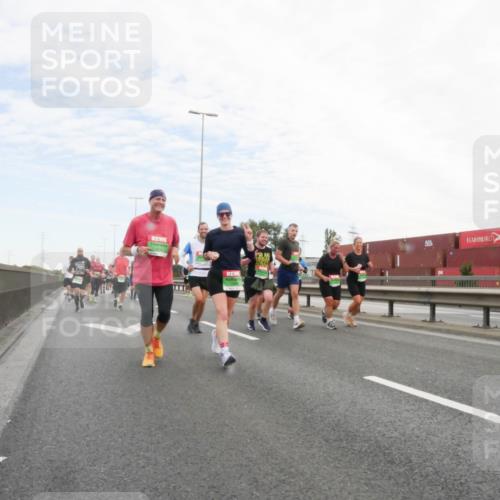 03.10.2025 - Köhlbrandbrückenlauf Matties Gatica Varas http://msf.ph/oto/9172967 03.10.2025 15:23:05 Position 3  meine-sportfotos.de
