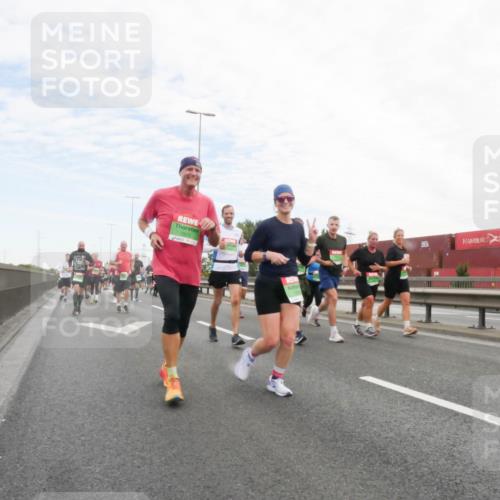 03.10.2025 - Köhlbrandbrückenlauf Matties Gatica Varas http://msf.ph/oto/9172968 03.10.2025 15:23:05 Position 3 7973 meine-sportfotos.de