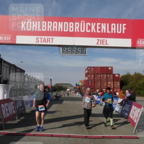 03.10.2025 - Köhlbrandbrückenlauf Matties Gatica Varas http://msf.ph/oto/9172970 03.10.2025 10:53:53 Ziel 2611, 3774 meine-sportfotos.de