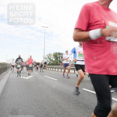 03.10.2025 - Köhlbrandbrückenlauf Matties Gatica Varas http://msf.ph/oto/9172973 03.10.2025 15:23:06 Position 3  meine-sportfotos.de