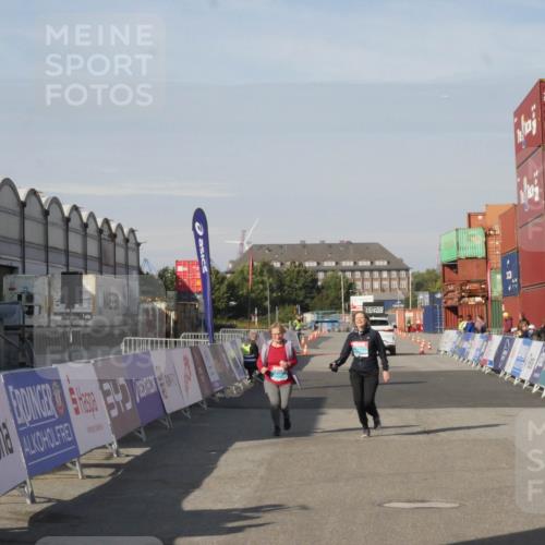 03.10.2025 - Köhlbrandbrückenlauf Matties Gatica Varas http://msf.ph/oto/9172977 03.10.2025 10:54:10 Ziel 2653, 2691 meine-sportfotos.de