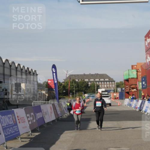 03.10.2025 - Köhlbrandbrückenlauf Matties Gatica Varas http://msf.ph/oto/9172979 03.10.2025 10:54:10 Ziel 2653, 2691 meine-sportfotos.de