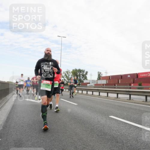 03.10.2025 - Köhlbrandbrückenlauf Matties Gatica Varas http://msf.ph/oto/9172980 03.10.2025 15:23:08 Position 3 9056 meine-sportfotos.de