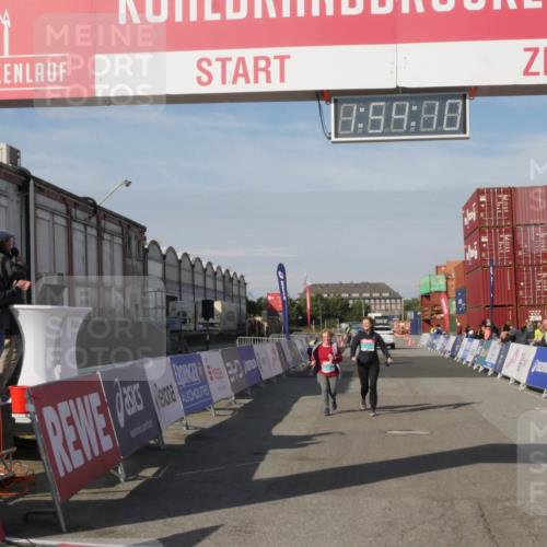 03.10.2025 - Köhlbrandbrückenlauf Matties Gatica Varas http://msf.ph/oto/9172989 03.10.2025 10:54:12 Ziel 2653, 2691 meine-sportfotos.de