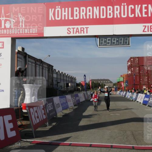 03.10.2025 - Köhlbrandbrückenlauf Matties Gatica Varas http://msf.ph/oto/9172990 03.10.2025 10:54:13 Ziel 2653, 2691 meine-sportfotos.de