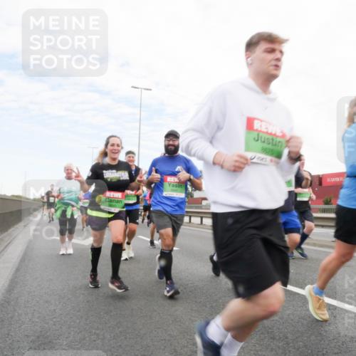 03.10.2025 - Köhlbrandbrückenlauf Matties Gatica Varas http://msf.ph/oto/9173001 03.10.2025 15:23:13 Position 3 9641, 8575 meine-sportfotos.de