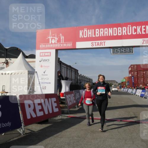 03.10.2025 - Köhlbrandbrückenlauf Matties Gatica Varas http://msf.ph/oto/9173011 03.10.2025 10:54:19 Ziel  meine-sportfotos.de