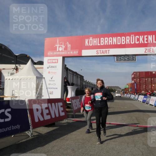 03.10.2025 - Köhlbrandbrückenlauf Matties Gatica Varas http://msf.ph/oto/9173013 03.10.2025 10:54:19 Ziel  meine-sportfotos.de
