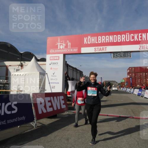 03.10.2025 - Köhlbrandbrückenlauf Matties Gatica Varas http://msf.ph/oto/9173015 03.10.2025 10:54:20 Ziel  meine-sportfotos.de