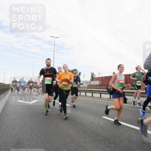 03.10.2025 - Köhlbrandbrückenlauf Matties Gatica Varas http://msf.ph/oto/9173019 03.10.2025 15:23:18 Position 3  meine-sportfotos.de