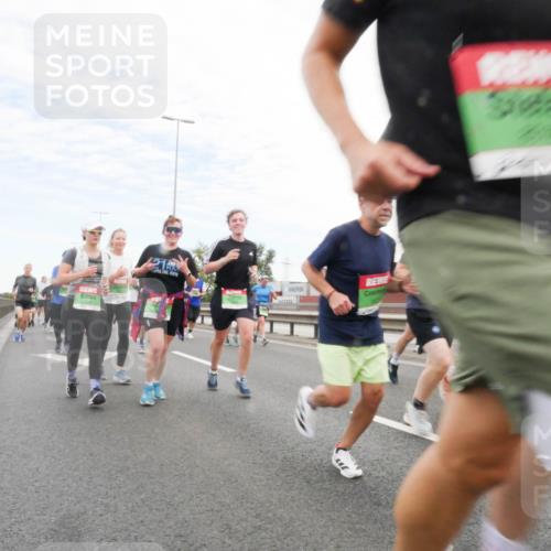 03.10.2025 - Köhlbrandbrückenlauf Matties Gatica Varas http://msf.ph/oto/9173031 03.10.2025 15:23:24 Position 3 21 meine-sportfotos.de