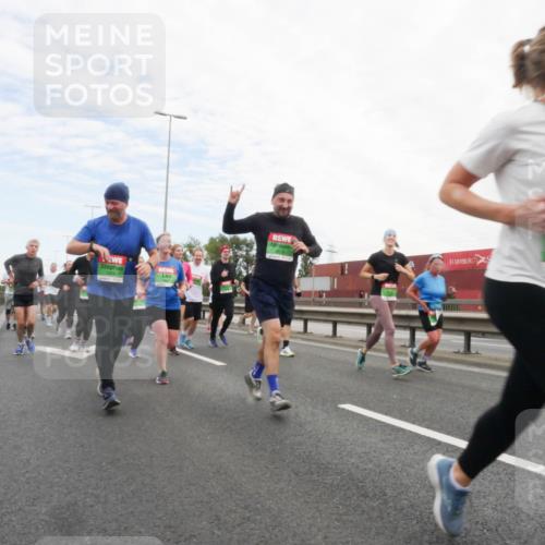 03.10.2025 - Köhlbrandbrückenlauf Matties Gatica Varas http://msf.ph/oto/9173035 03.10.2025 15:23:26 Position 3 7478 meine-sportfotos.de