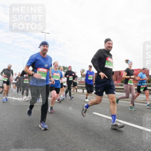 03.10.2025 - Köhlbrandbrückenlauf Matties Gatica Varas http://msf.ph/oto/9173036 03.10.2025 15:23:26 Position 3 7478 meine-sportfotos.de