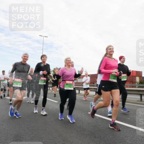 03.10.2025 - Köhlbrandbrückenlauf Matties Gatica Varas http://msf.ph/oto/9173039 03.10.2025 15:23:28 Position 3 7355, 6, 7474 meine-sportfotos.de