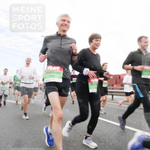 03.10.2025 - Köhlbrandbrückenlauf Matties Gatica Varas http://msf.ph/oto/9173041 03.10.2025 15:23:29 Position 3 7355 meine-sportfotos.de