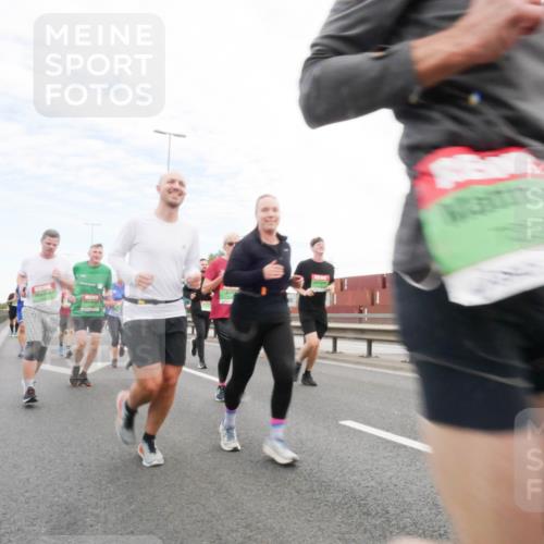 03.10.2025 - Köhlbrandbrückenlauf Matties Gatica Varas http://msf.ph/oto/9173042 03.10.2025 15:23:29 Position 3  meine-sportfotos.de