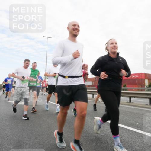 03.10.2025 - Köhlbrandbrückenlauf Matties Gatica Varas http://msf.ph/oto/9173043 03.10.2025 15:23:30 Position 3  meine-sportfotos.de